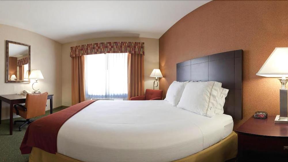 Holiday Inn Express Reno Airport By Ihg Exterior photo