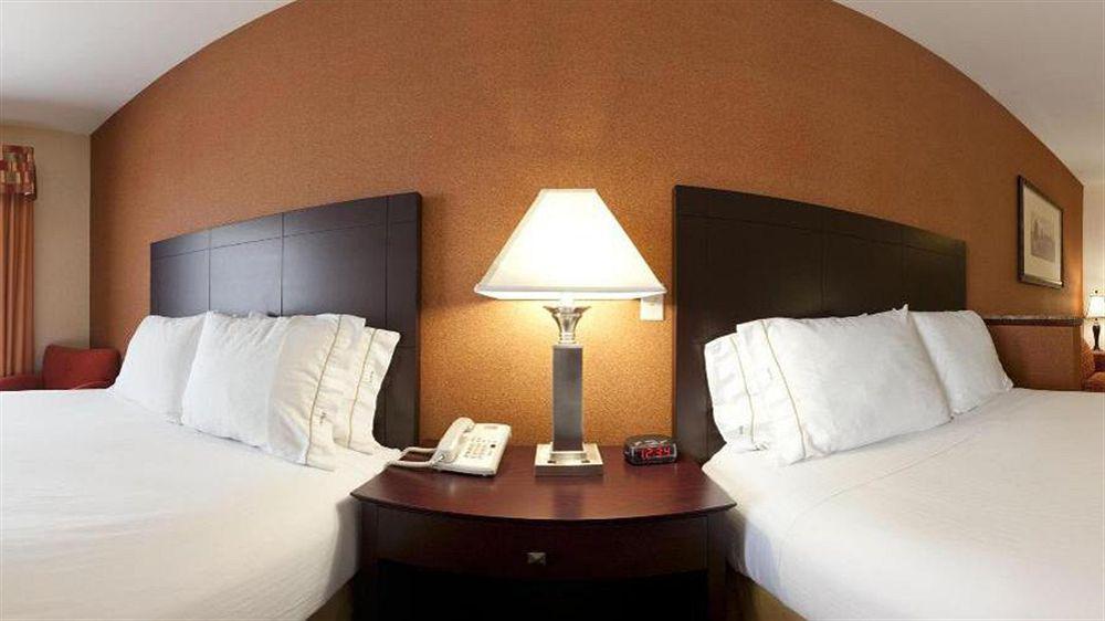 Holiday Inn Express Reno Airport By Ihg Exterior photo