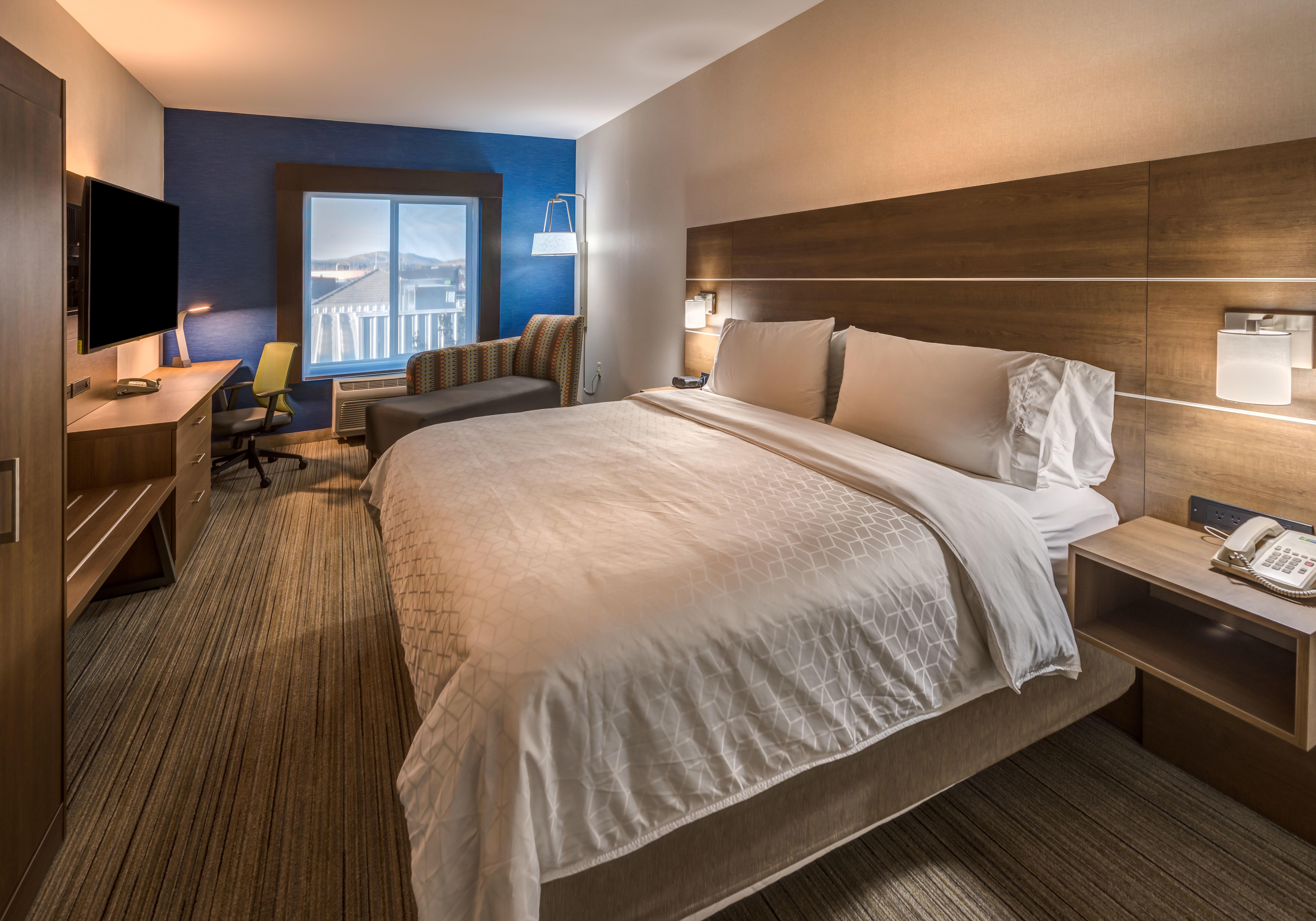 Holiday Inn Express Reno Airport By Ihg Exterior photo