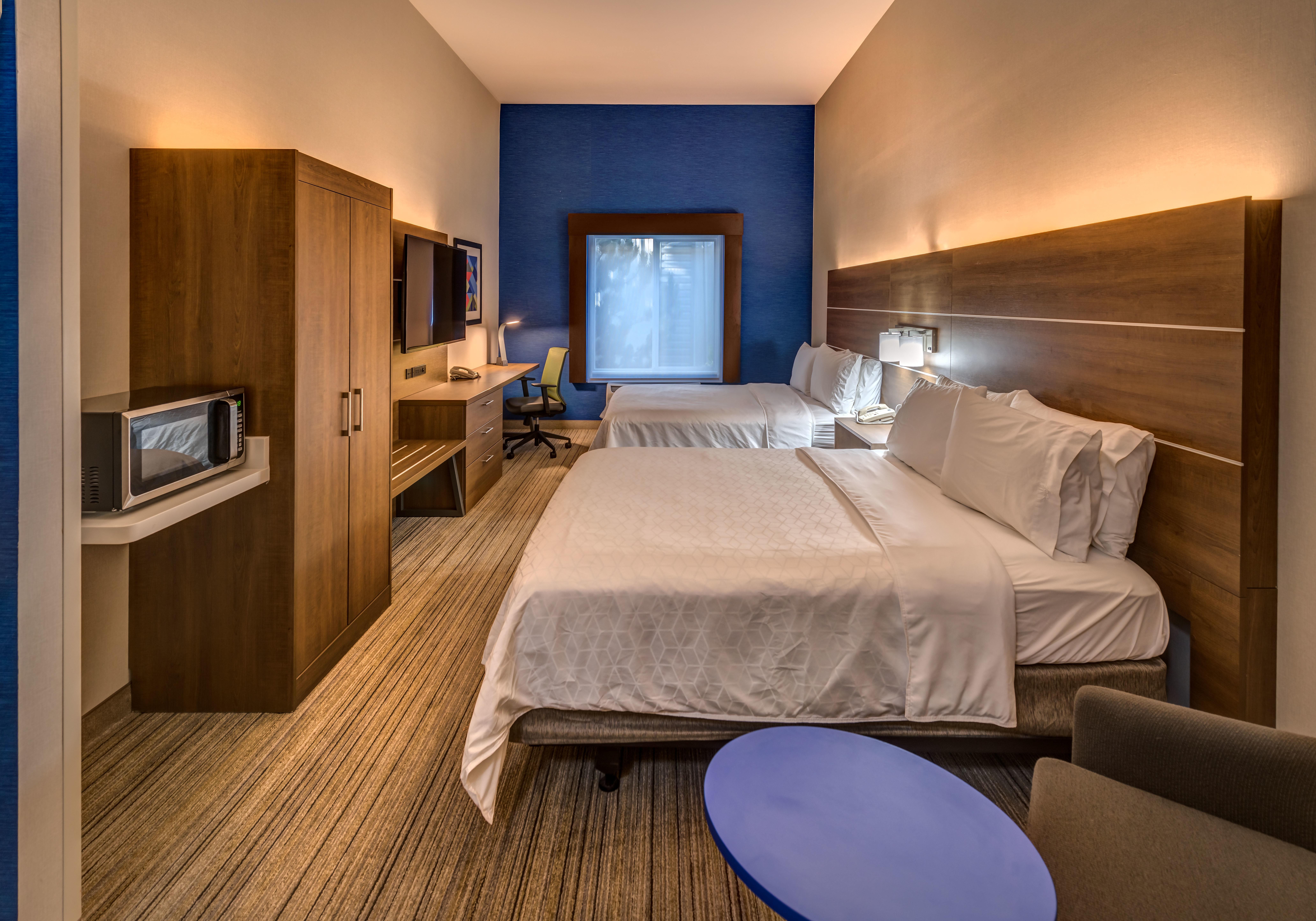 Holiday Inn Express Reno Airport By Ihg Exterior photo