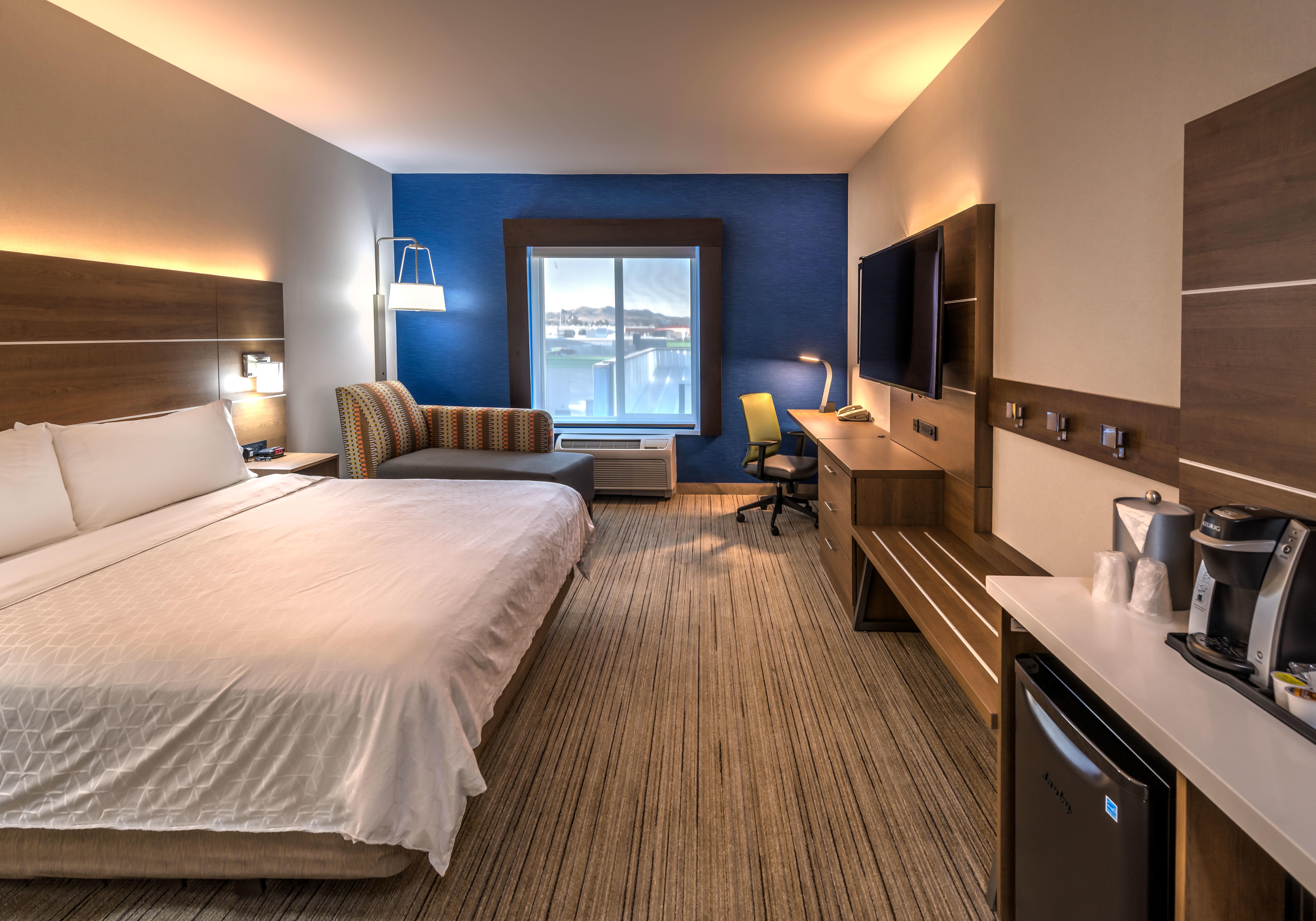 Holiday Inn Express Reno Airport By Ihg Exterior photo